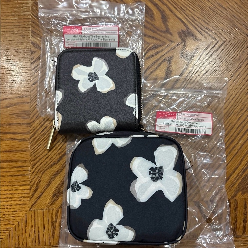 Thirty-One Scattered Flowers Bundle